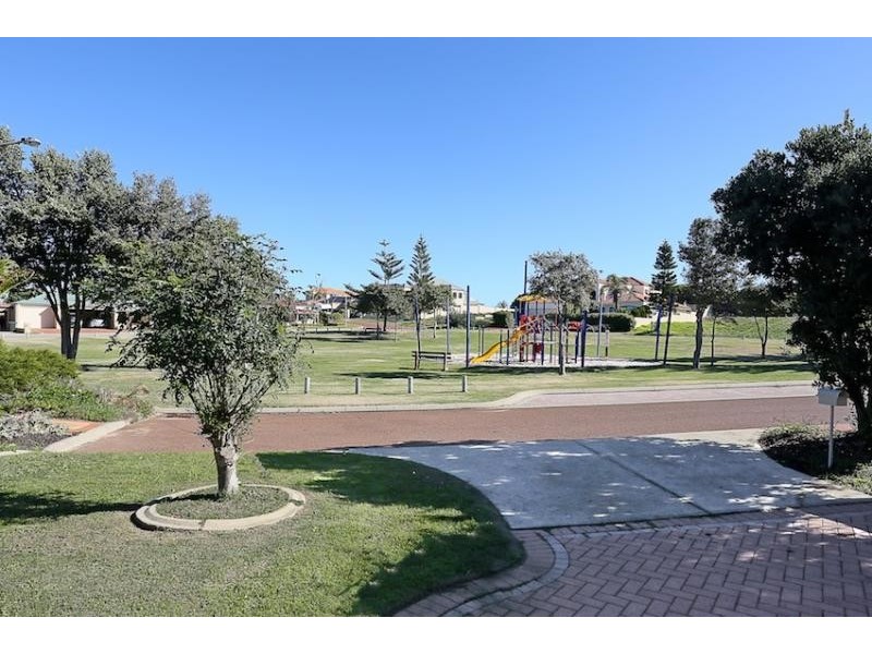 17 Hayman Retreat, Halls Head WA 6210