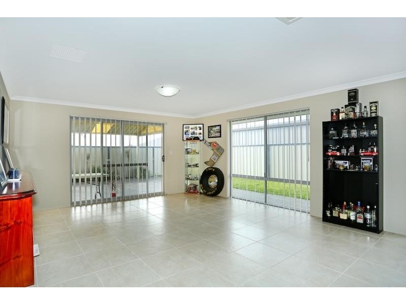 7 St Cloud Link, Meadow Springs WA 6210