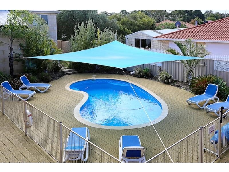2/1 Lakes Crescent, South Yunderup WA 6208