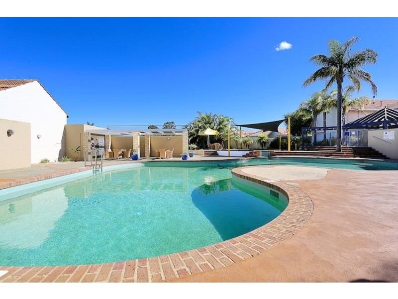 2/1 Lakes Crescent, South Yunderup WA 6208