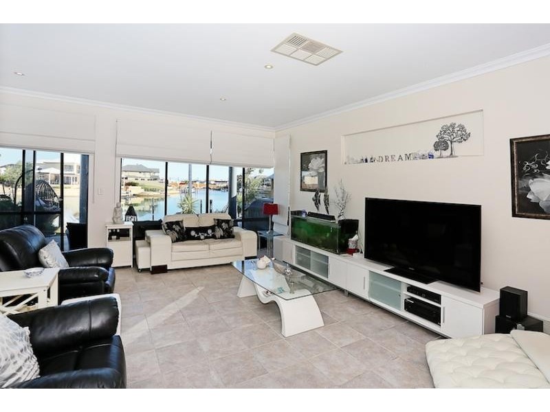 18 Tasman Loop, Dudley Park WA 6210