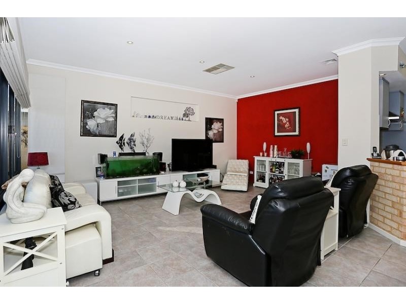18 Tasman Loop, Dudley Park WA 6210