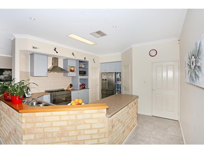 18 Tasman Loop, Dudley Park WA 6210