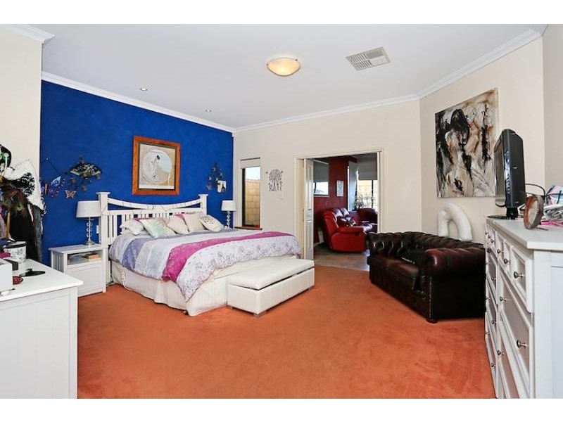 18 Tasman Loop, Dudley Park WA 6210
