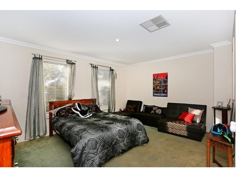 18 Tasman Loop, Dudley Park WA 6210