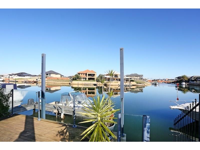 18 Tasman Loop, Dudley Park WA 6210