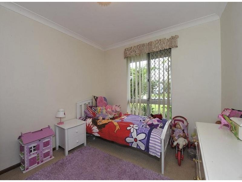 5 Arundel Drive, Halls Head WA 6210