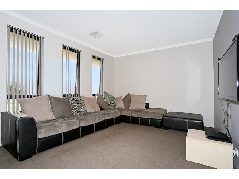 29 Still Meadow Turn, Meadow Springs WA 6210