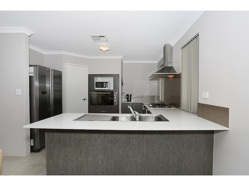 29 Still Meadow Turn, Meadow Springs WA 6210