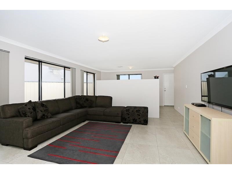 29 Still Meadow Turn, Meadow Springs WA 6210