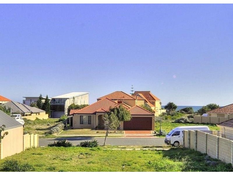 33 Avalon Parade, Wannanup WA 6210