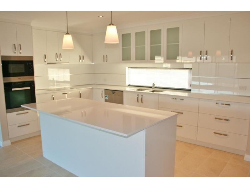 9 Decora Way, Halls Head WA 6210