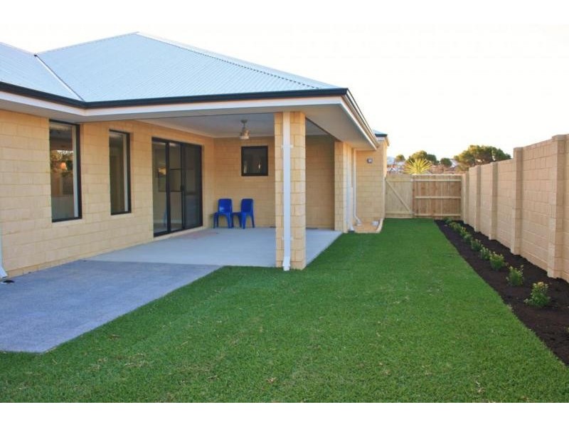 9 Decora Way, Halls Head WA 6210