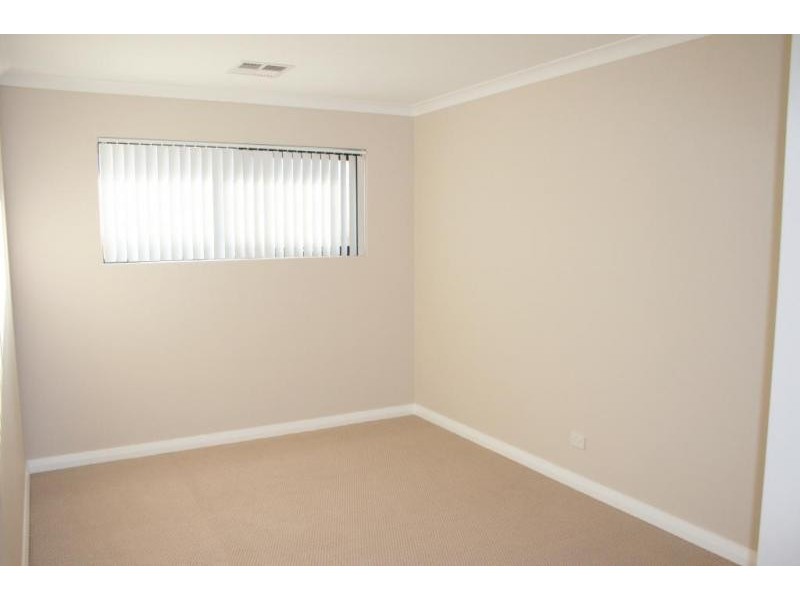 9 Decora Way, Halls Head WA 6210