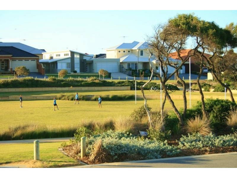 9 Decora Way, Halls Head WA 6210