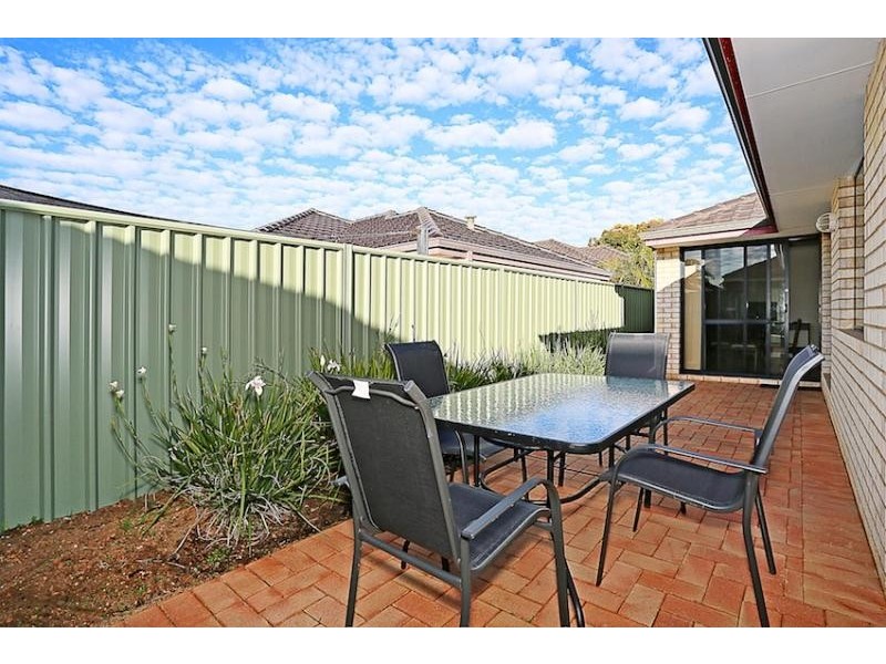 30 Saffron Loop, Falcon WA 6210