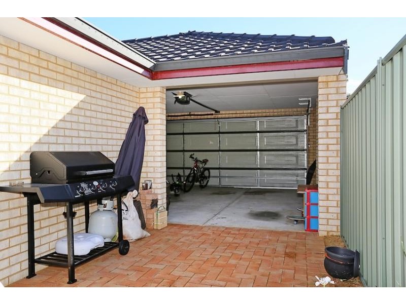 30 Saffron Loop, Falcon WA 6210