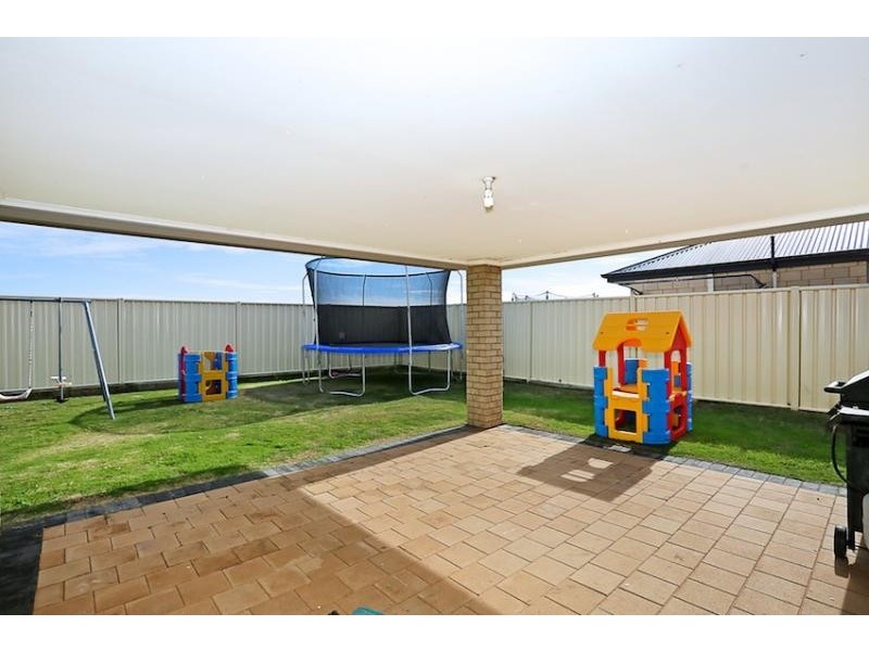 29 Albina Chase, Lakelands WA 6180