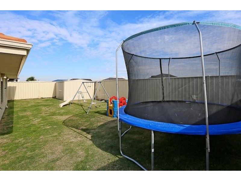 29 Albina Chase, Lakelands WA 6180