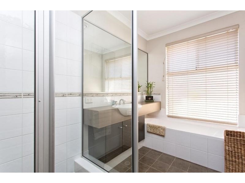 8 Nankeen Approach, Dudley Park WA 6210