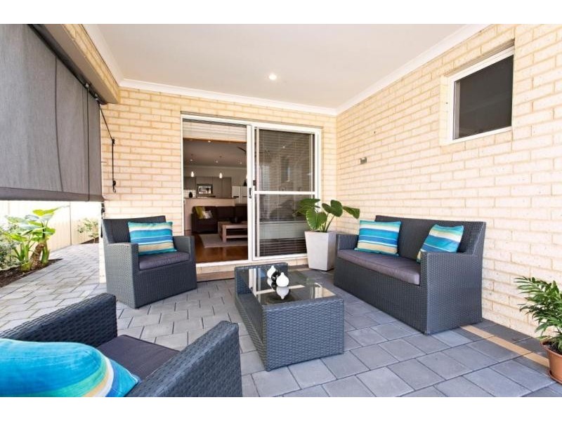 8 Nankeen Approach, Dudley Park WA 6210