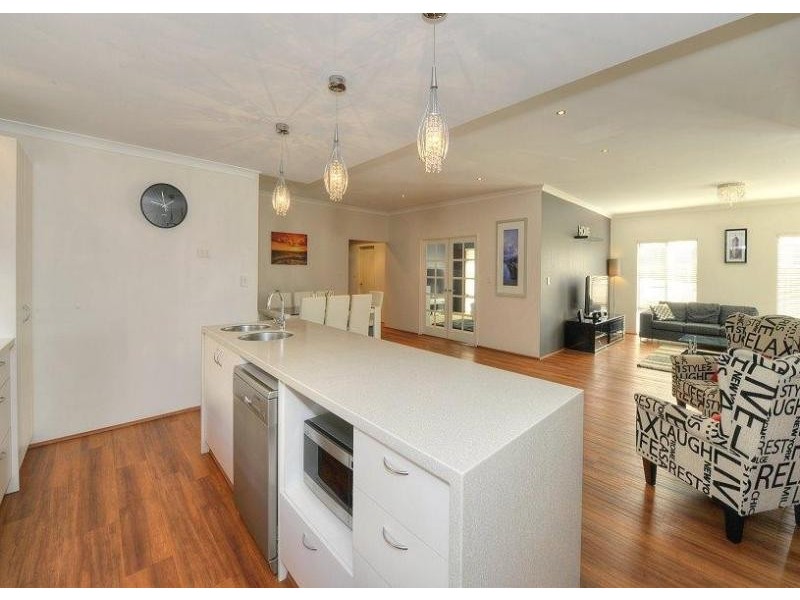 53 Seascapes Boulevard, Halls Head WA 6210