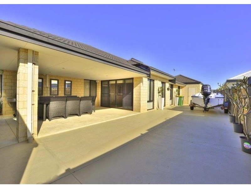 53 Seascapes Boulevard, Halls Head WA 6210