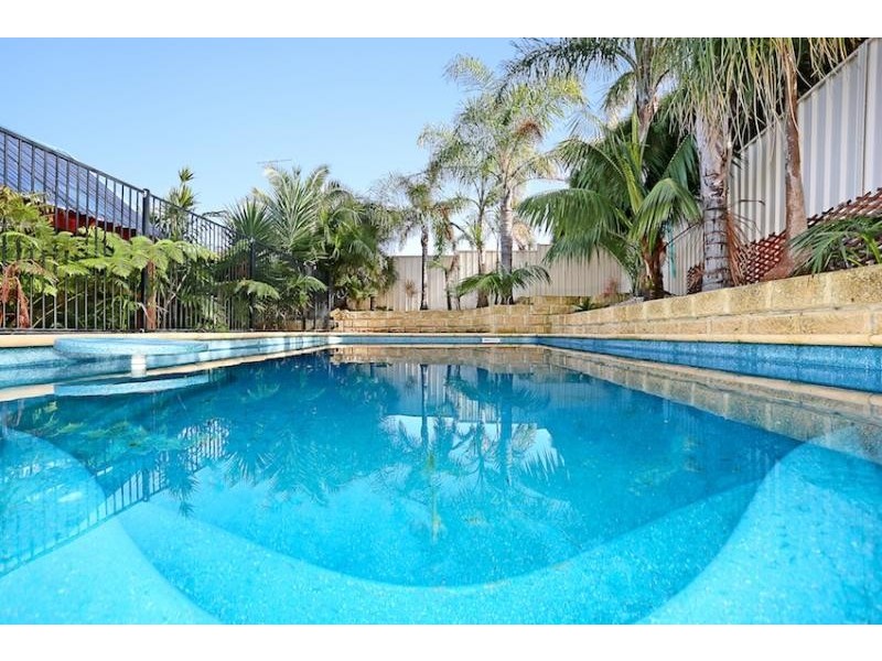 81 Templetonia Promenade, Halls Head WA 6210