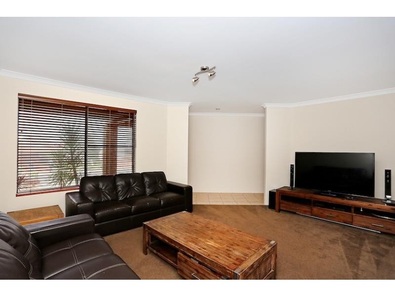 81 Templetonia Promenade, Halls Head WA 6210