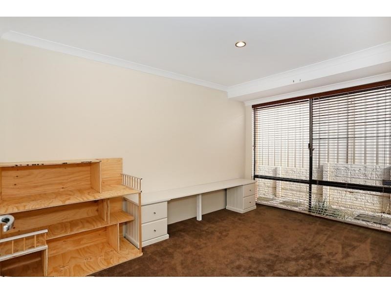 81 Templetonia Promenade, Halls Head WA 6210