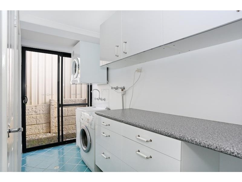 81 Templetonia Promenade, Halls Head WA 6210