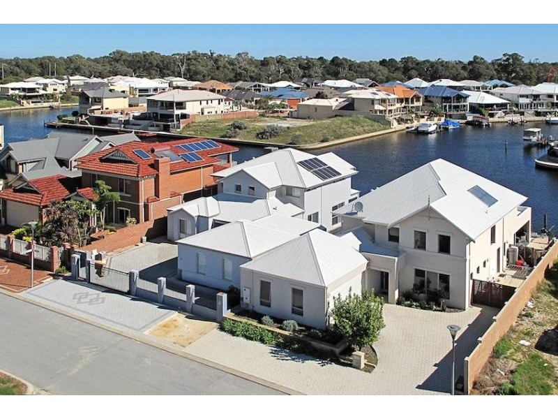 36 Leisure Way, Halls Head WA 6210
