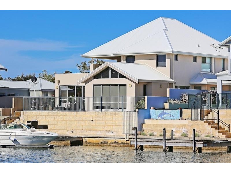 36 Leisure Way, Halls Head WA 6210