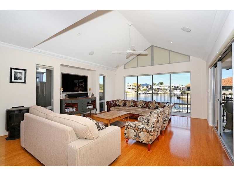 36 Leisure Way, Halls Head WA 6210