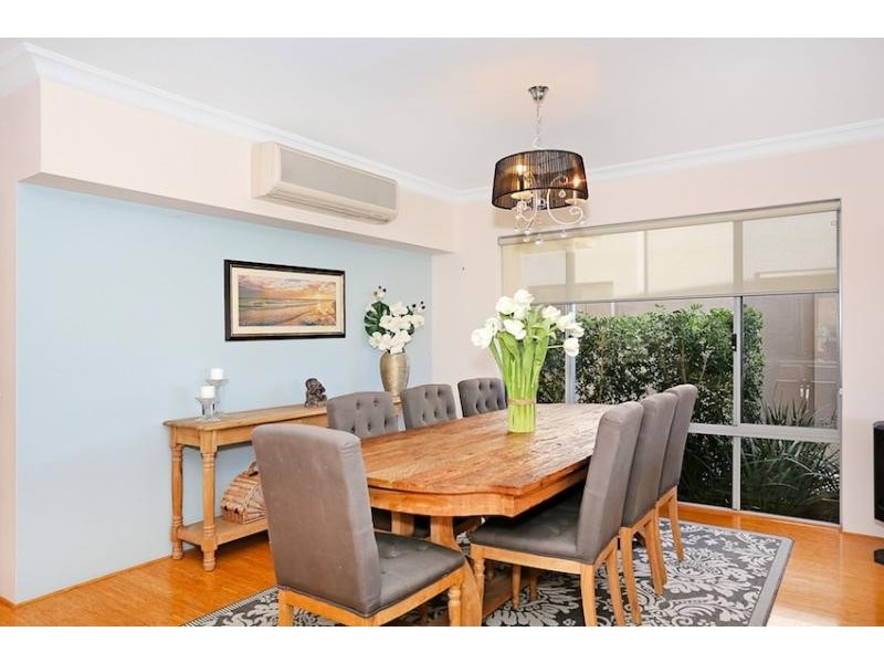 36 Leisure Way, Halls Head WA 6210
