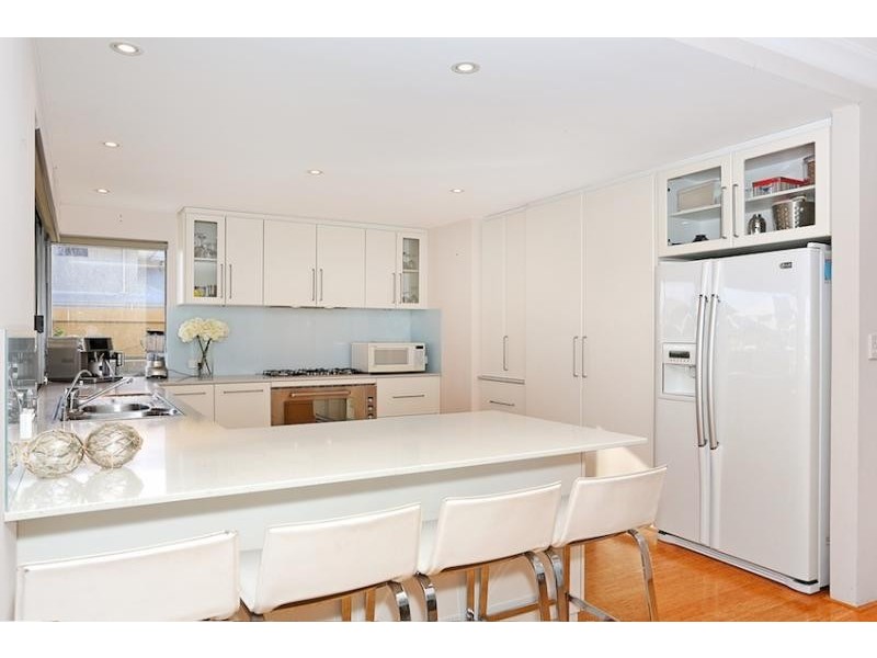36 Leisure Way, Halls Head WA 6210
