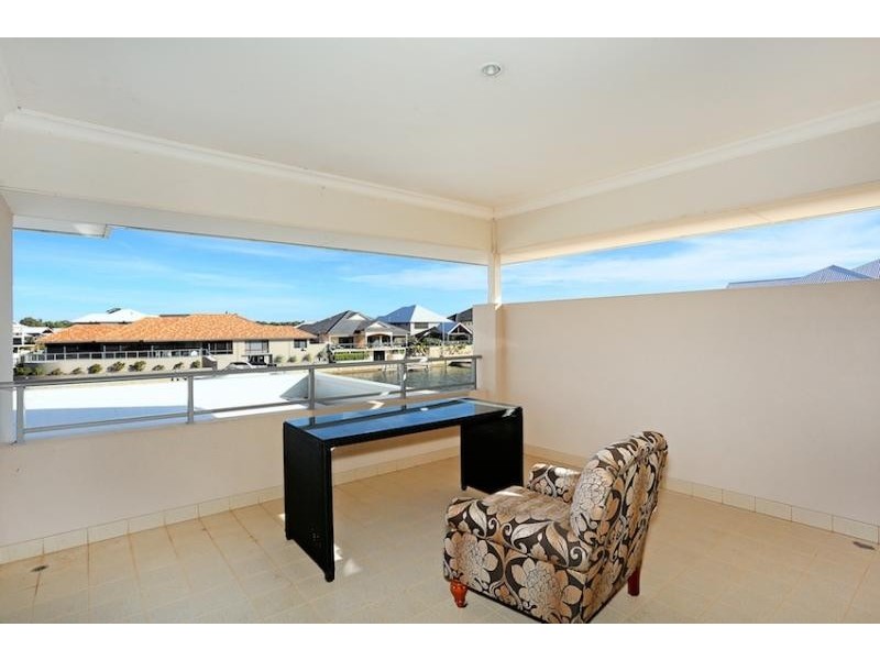 36 Leisure Way, Halls Head WA 6210