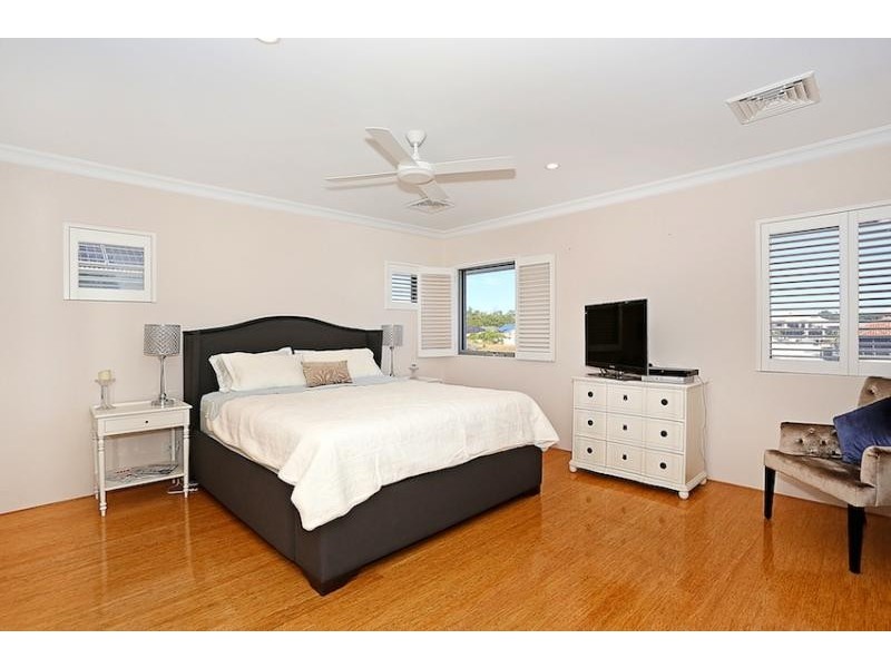 36 Leisure Way, Halls Head WA 6210