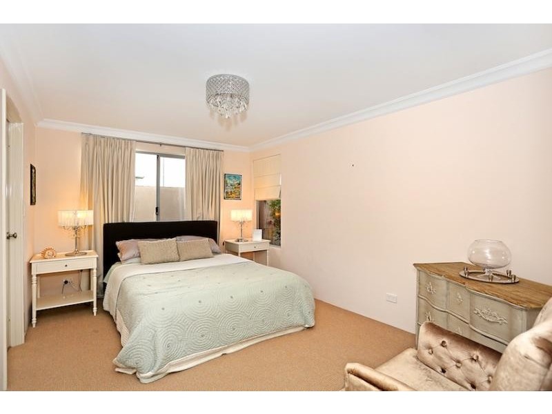 36 Leisure Way, Halls Head WA 6210