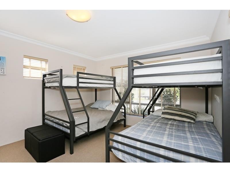 36 Leisure Way, Halls Head WA 6210