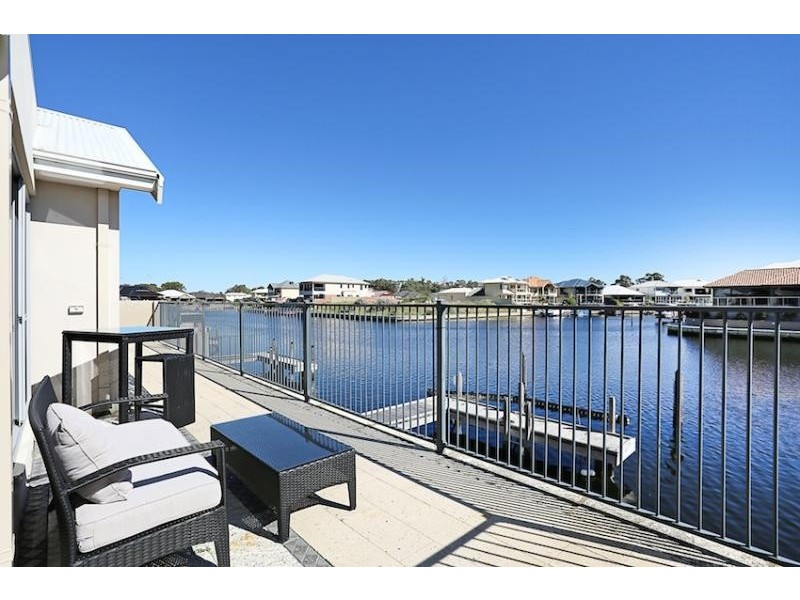 36 Leisure Way, Halls Head WA 6210