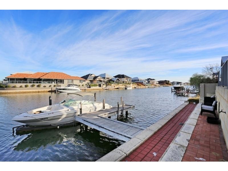36 Leisure Way, Halls Head WA 6210