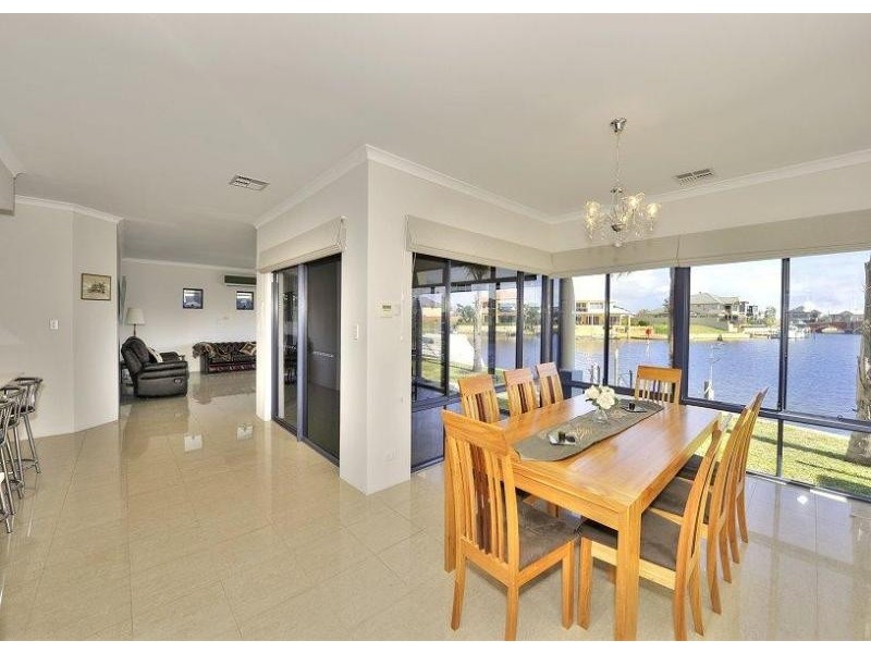 14 Tasman Loop, Dudley Park WA 6210