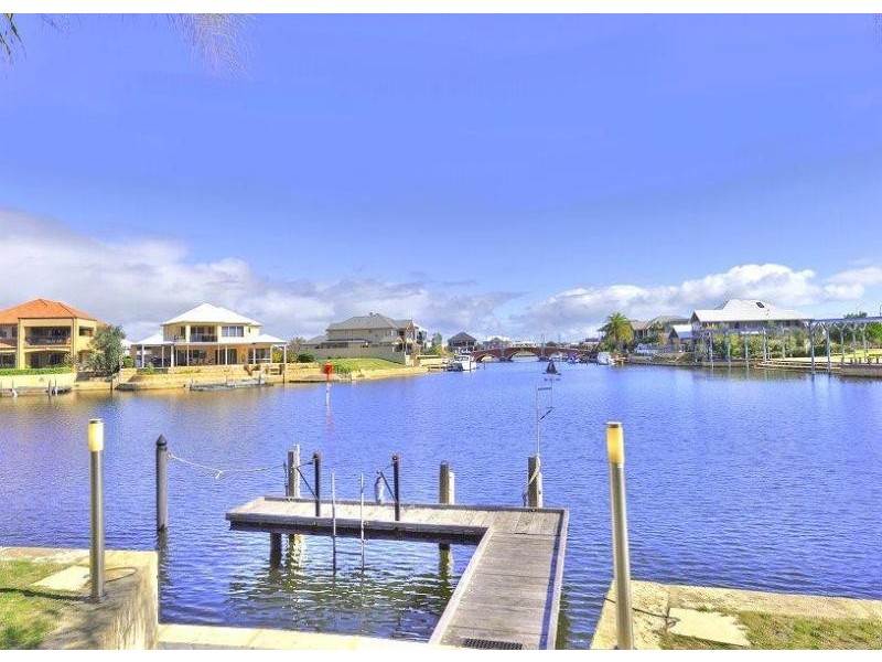 14 Tasman Loop, Dudley Park WA 6210