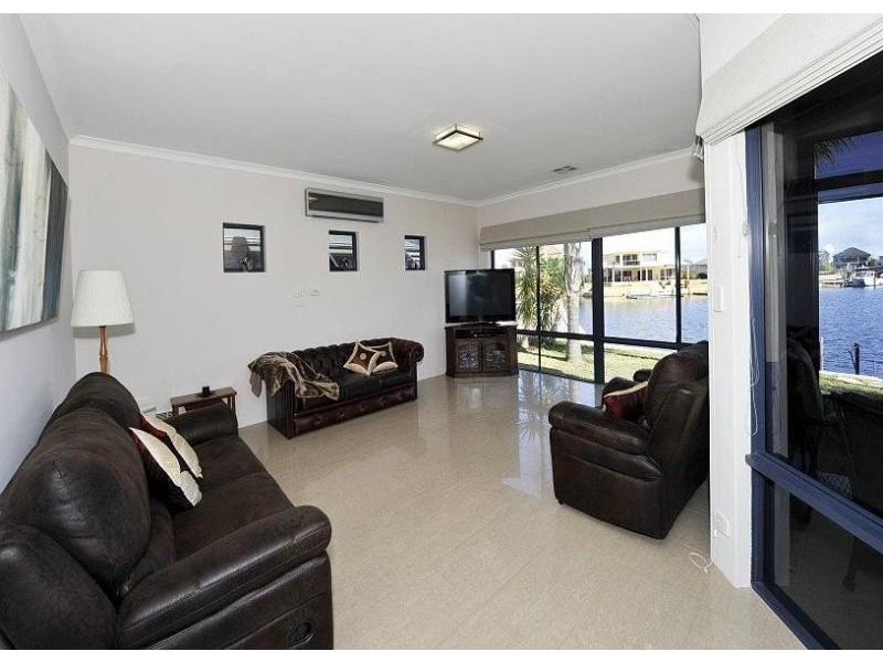 14 Tasman Loop, Dudley Park WA 6210