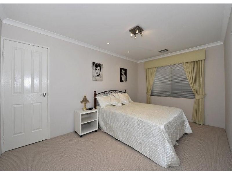 14 Tasman Loop, Dudley Park WA 6210