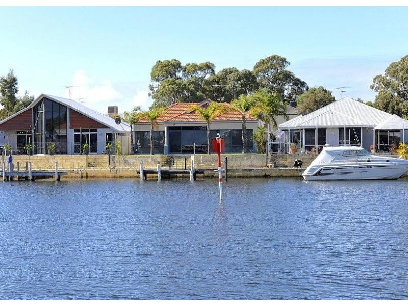 14 Tasman Loop, Dudley Park WA 6210