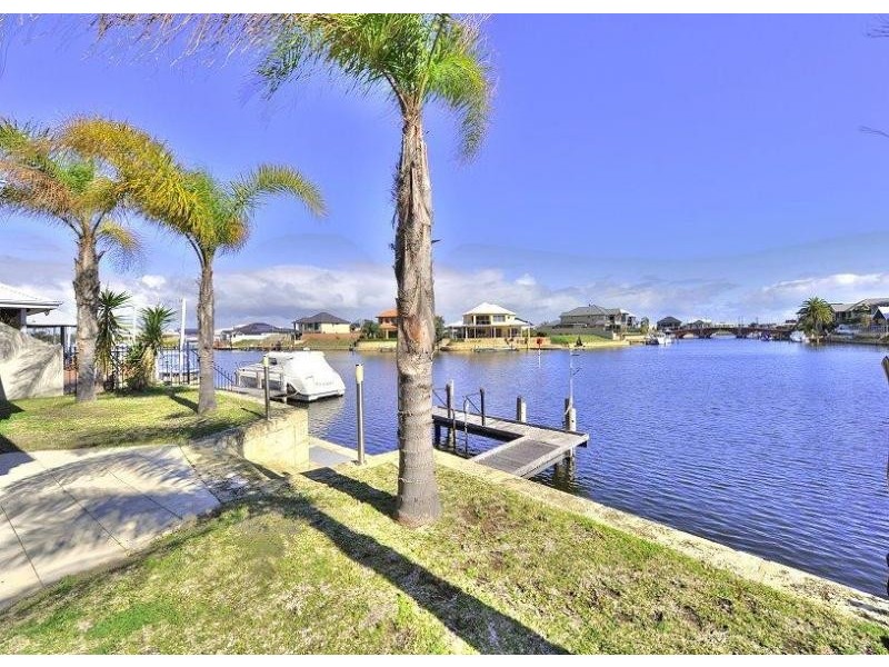 14 Tasman Loop, Dudley Park WA 6210