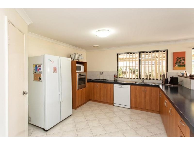 14 Chatsworth Drive, Erskine WA 6210