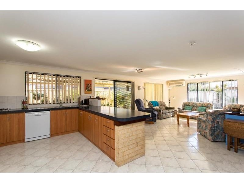 14 Chatsworth Drive, Erskine WA 6210